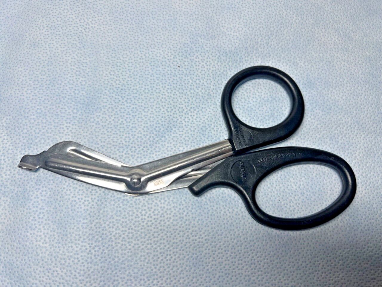 V. MUELLER SU2014-001 Universal Bandage Scissors