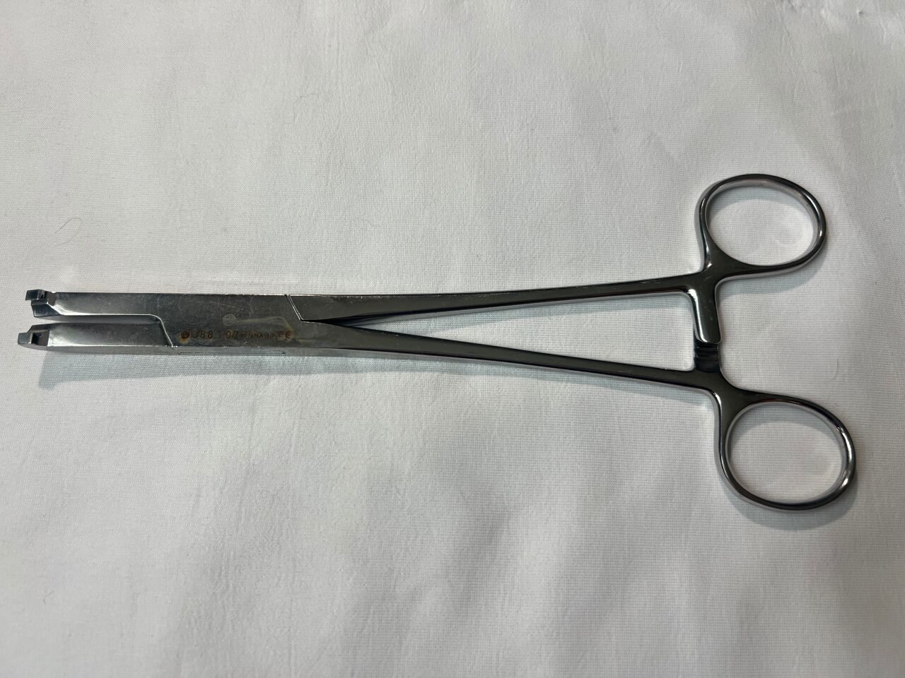 SYNTHES 388.107 Hook Holding Forceps — photo 1