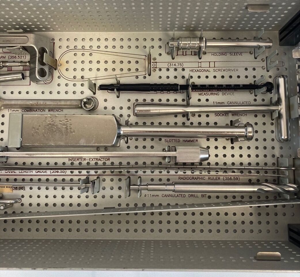 SYNTHES Various TI Tibial Nail Insertion and Locking Set — photo 5