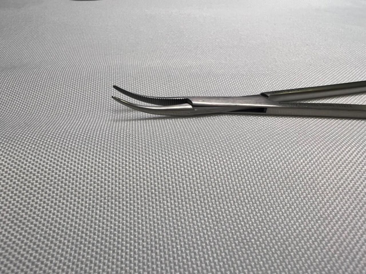 JARIT 305-337 Curved Serrated Thoracic Mosquito Forcep 9 1/8" — photo 2
