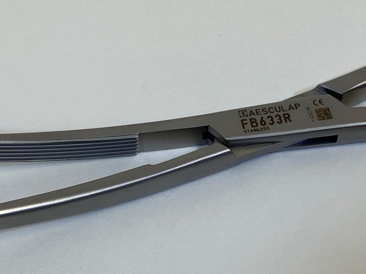 AESCULAP FB633R DeBakey Tangential Occlusion Clamp Curved — photo 6