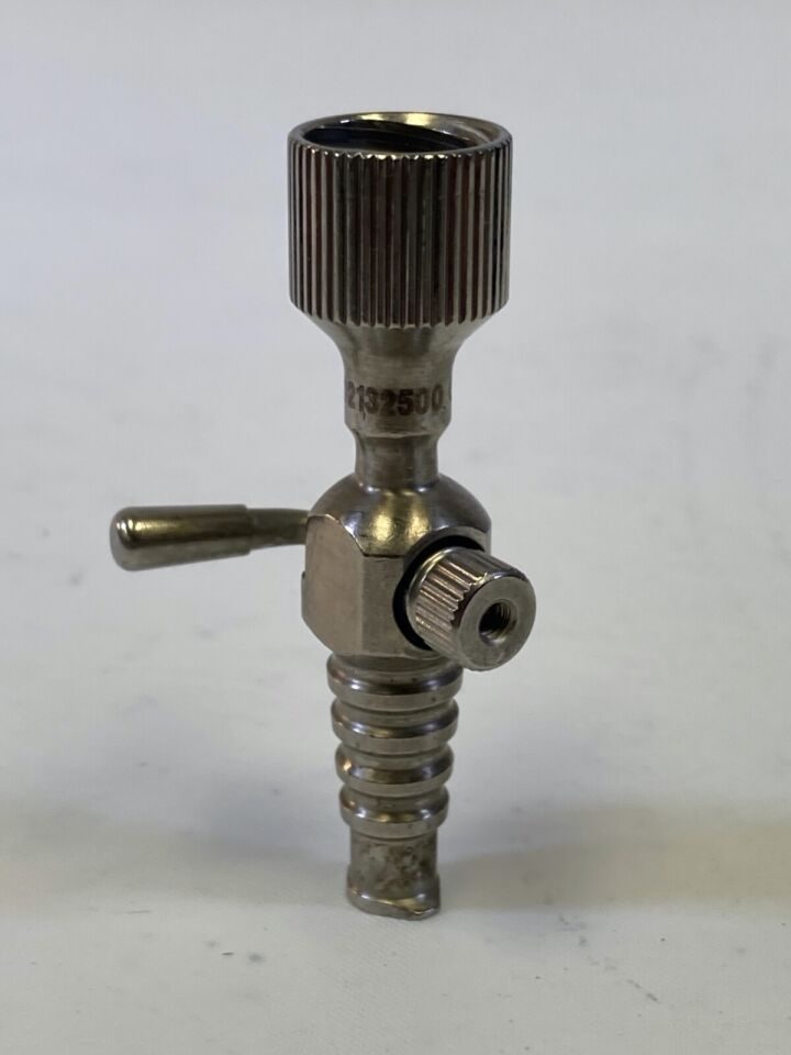 ARTHREX AR-3035L Inflow Cannula Adapter w/ Stopcock for 3mm - 6.5mm Cannula — photo 6