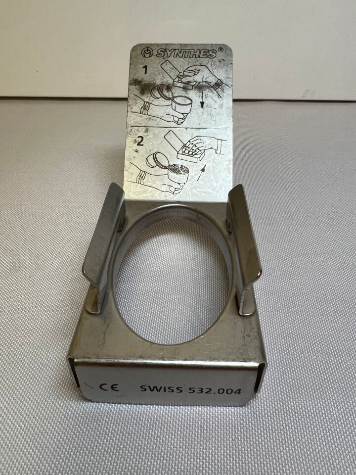 SYNTHES 532.004 Battery Shield