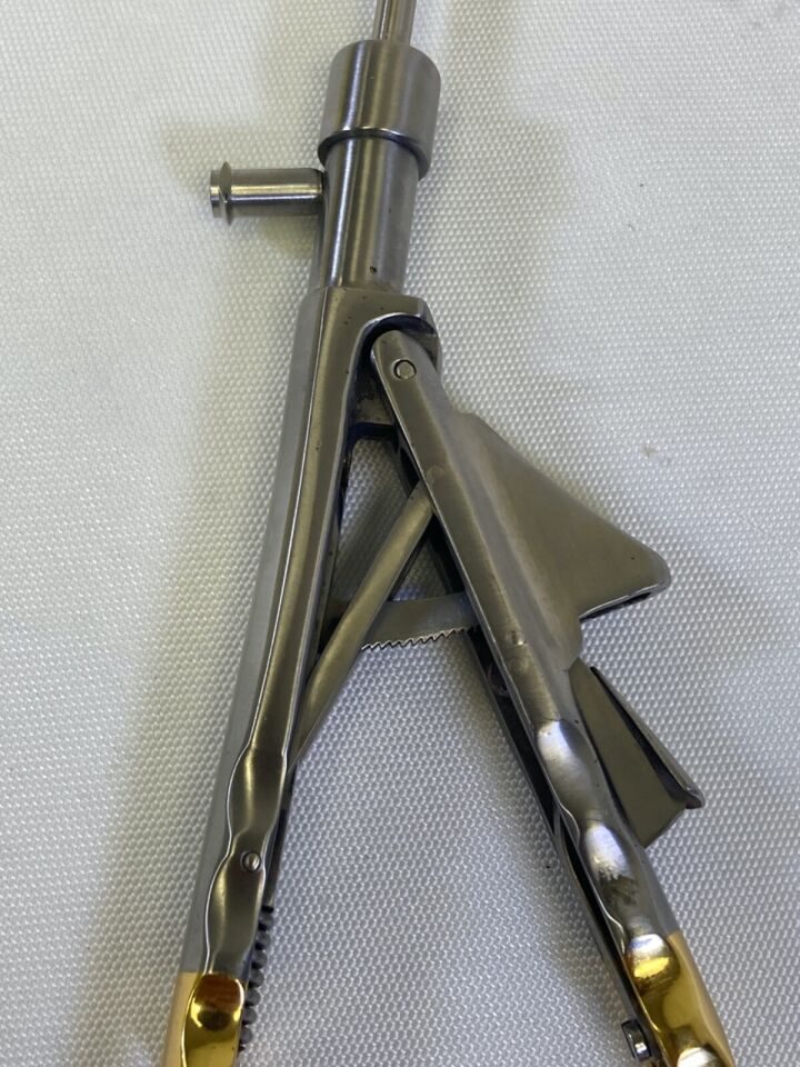 5mm x 34cm CarbBite Tooth Jaw Ratchet Laparoscopic Needle Holder — photo 7