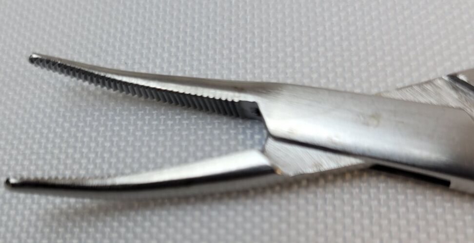 CODMAN 38 Curved Hemostatic Forceps — photo 4
