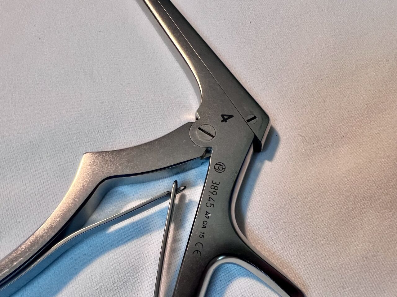 SYNTHES 389.45 Double-Action Spinal Disc Rongeur w/ Teeth 4mm Up-Bite 33cm — photo 5