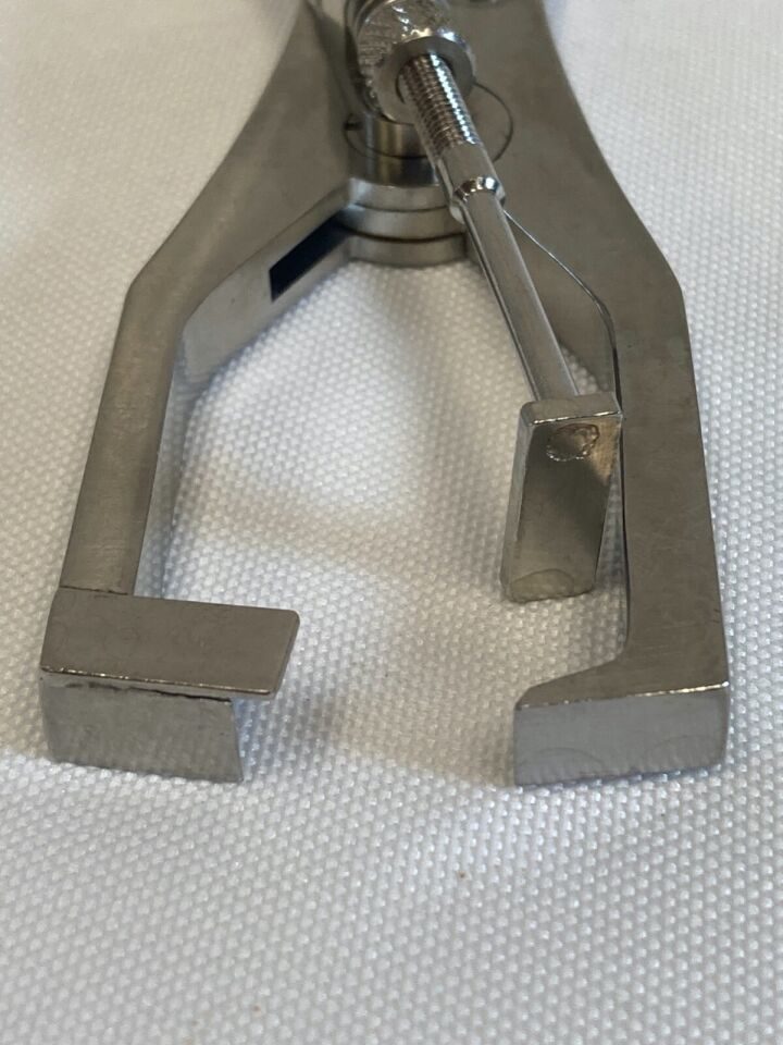 KOROS  Bone Graft Holding Forcep — photo 4