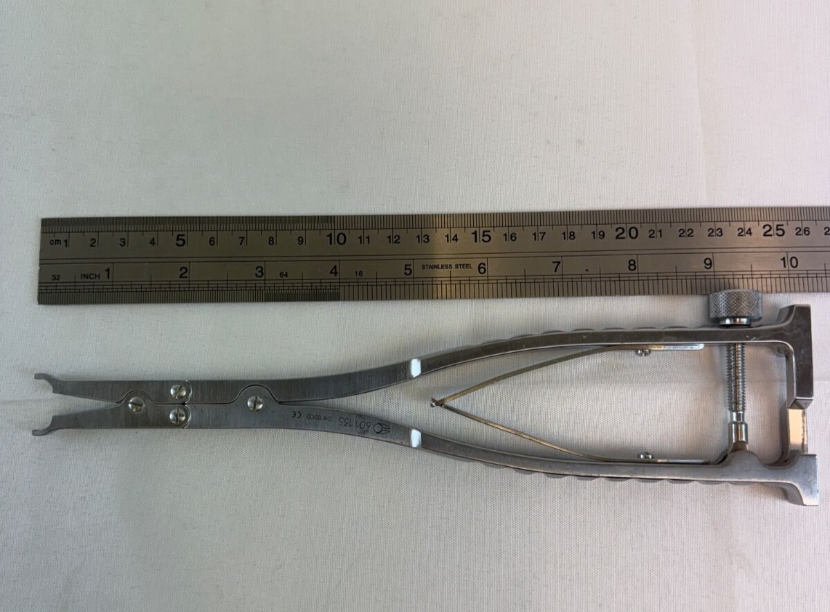 GLOBUS MEDICAL 601.135 Maintain Holder Neuro Spine HEDRON C — photo 9