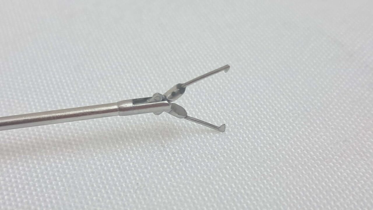 KARL STORZ 27024P Grasping Forceps Semi-Rigid Urology 7Fr x 53cm — photo 3