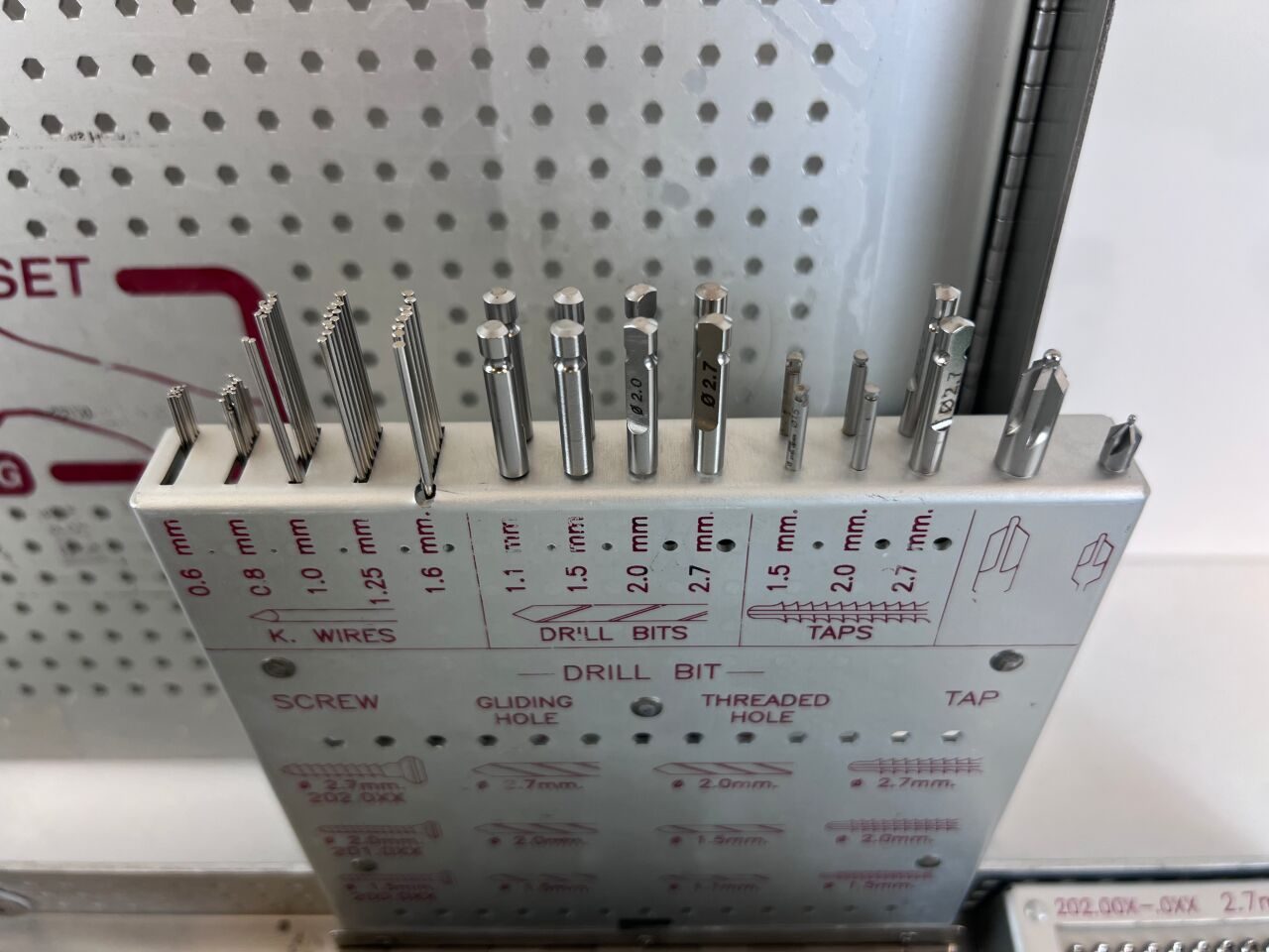 SYNTHES  Self-Tapping Mini Fragment Set — photo 2