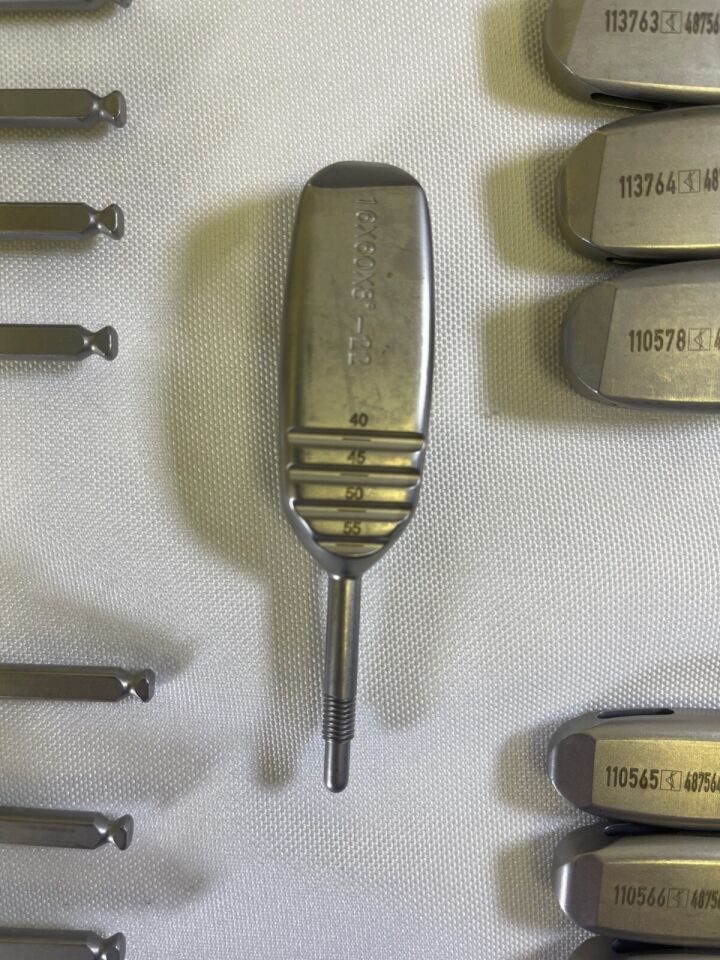 STRYKER Various AVS ARIA PEEK Spacer Trials Set w/ Tray — photo 6