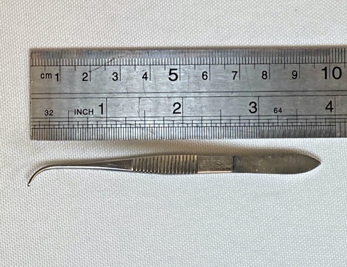 KARL STORZ E-1412 Curved Dressing Forcep 4" Serrated Jaws — photo 8