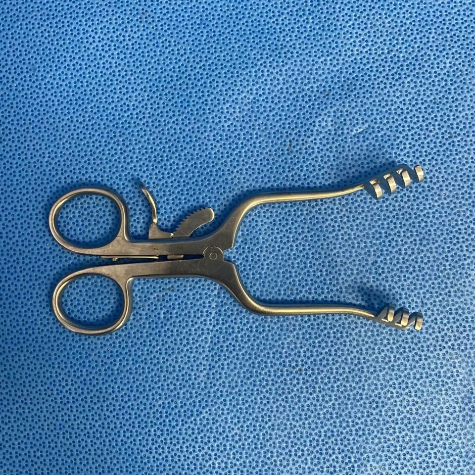 PILLING 16-5360 Self Retaining Weitlaner Retractor 3 x 4 Blunt Teeth 5-1/2in — photo 4