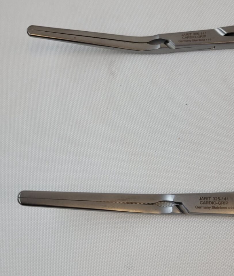 JARIT 325-141 Set of 2 Glassman Intestinal Clamp, Cardio-Grip, 25deg Angle, 9-1/4" — photo 2
