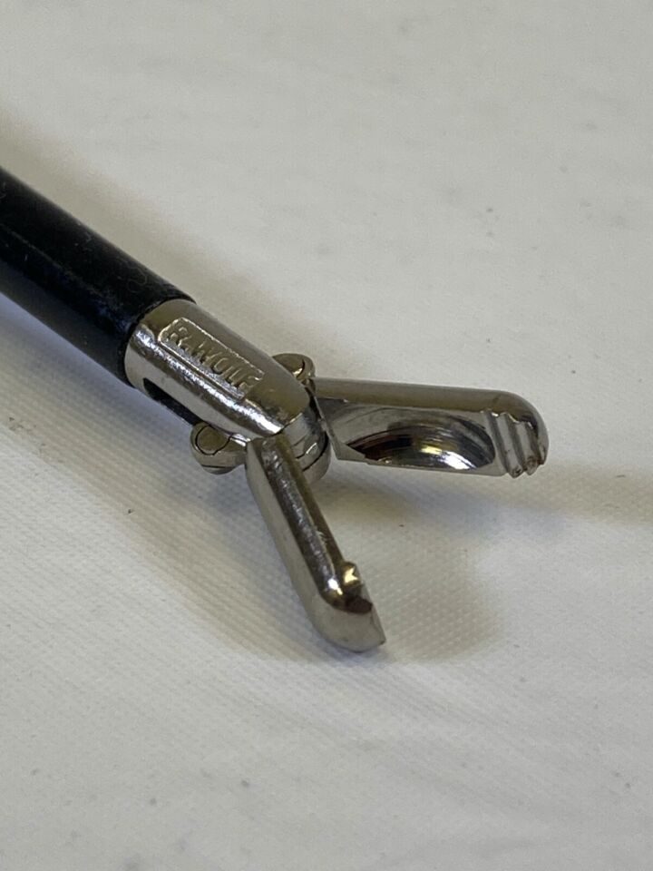 R. WOLF 8393.236 5mm x 34cm Rotating Monopolar Laparoscopic Blunt Nose Grasper — photo 7