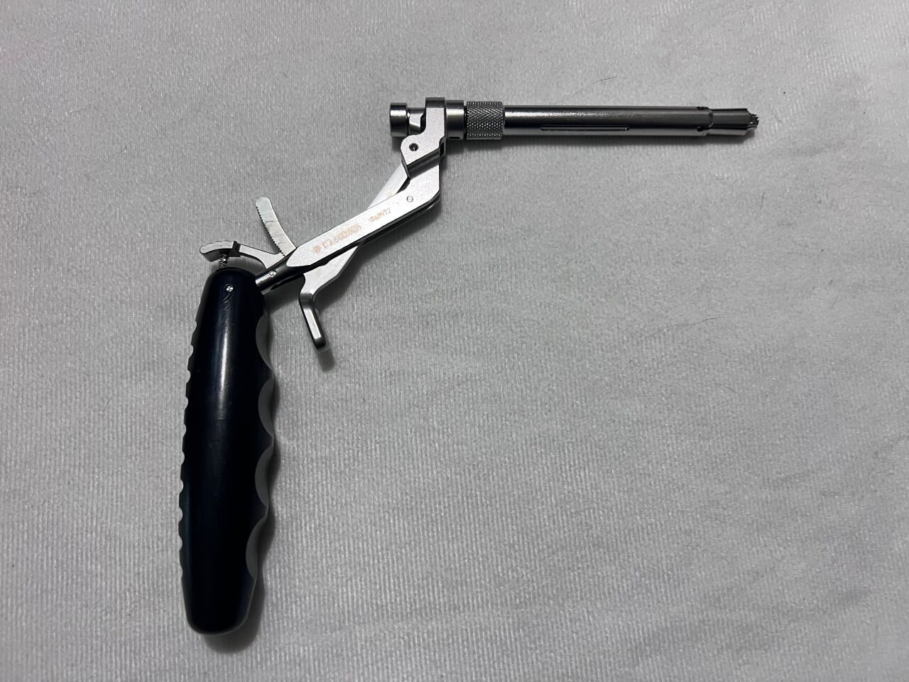 SYNTHES 03.600.006 Plate Holding Drill Guide Single Barrel Fixed Angle — photo 1