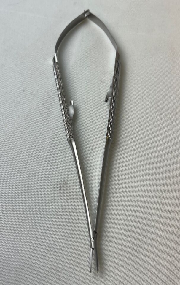 SNOWDEN-PENCER 32-5493 Castroviejo Delicate Needle Holder w Catch 21cm — photo 7