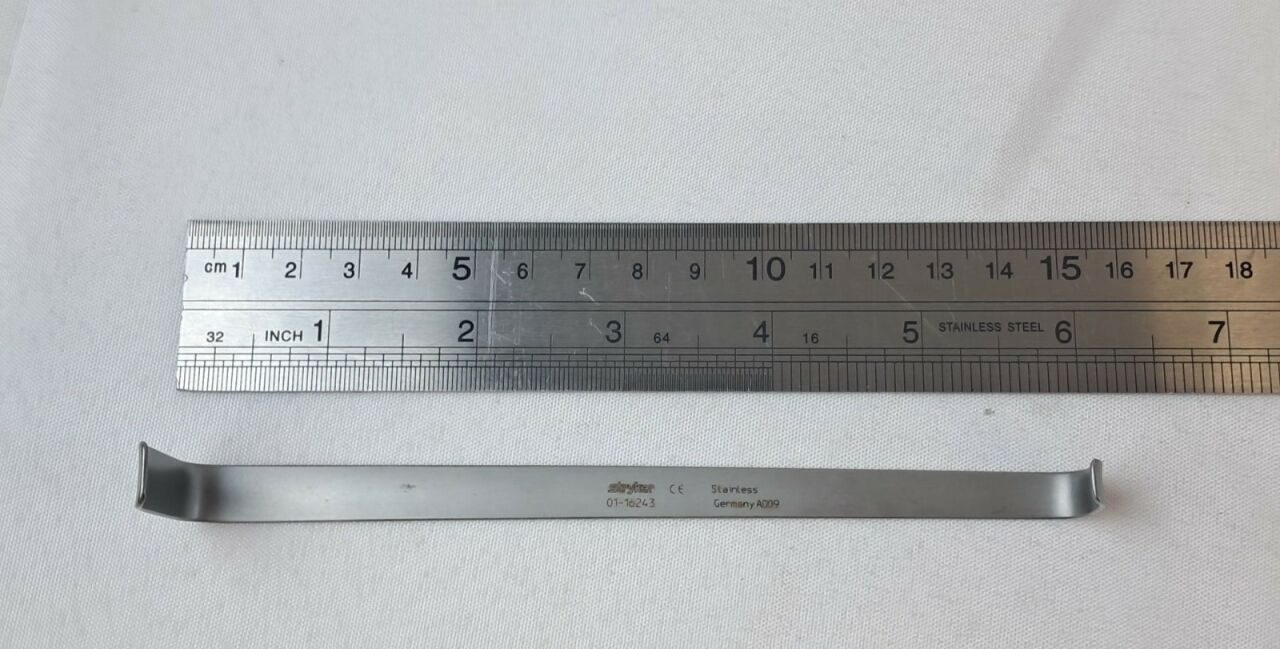 STRYKER 01-16243 Double-Ended Soft Tissue / Blade Retractor — photo 4