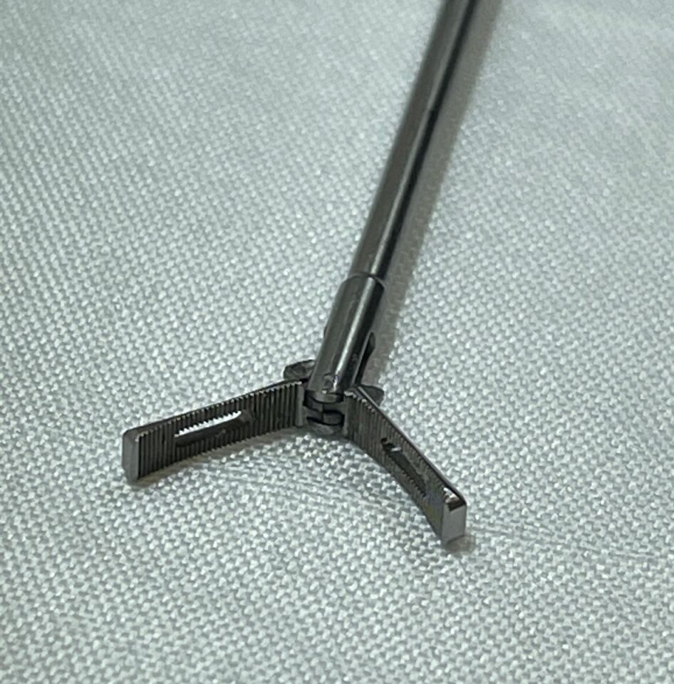 R. WOLF 8962.61 3.5mm x 35cm Rigid Stone Grasping Forcep Double Action Urology — photo 4