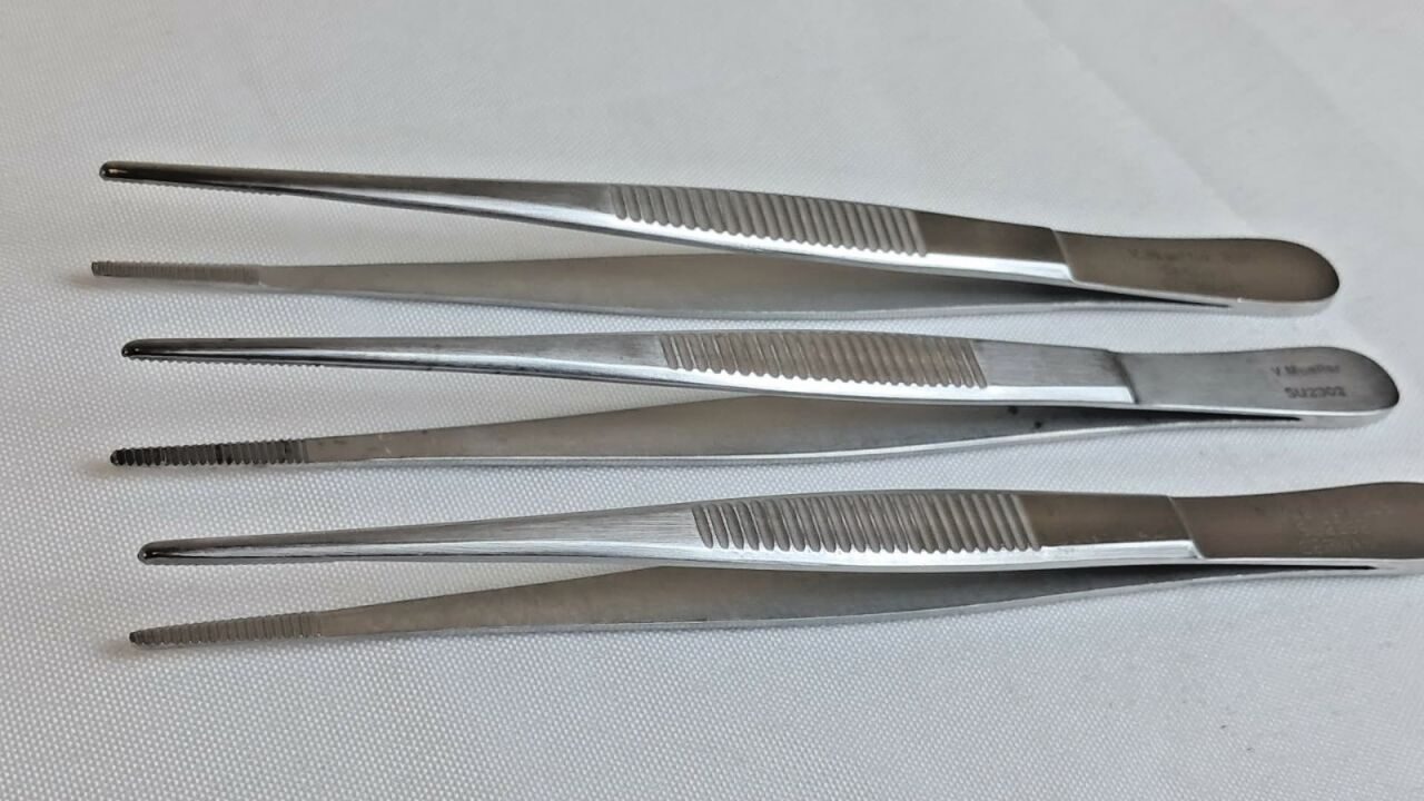 V. MUELLER SU2302 Dressing Serrated Forceps Lot of 3 — photo 2
