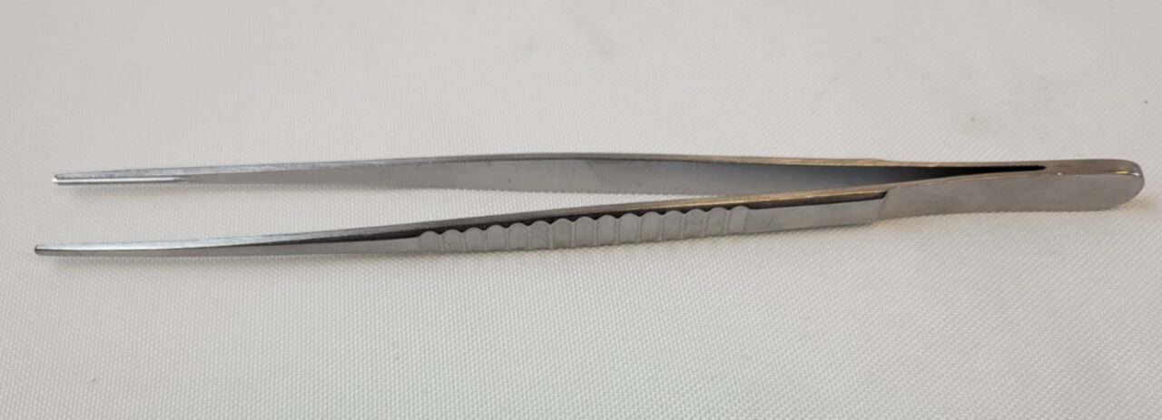 V. MUELLER CH5902 DeBakey Vascular Tissue Forceps Straight Serrated Tips 19.7cm — photo 1