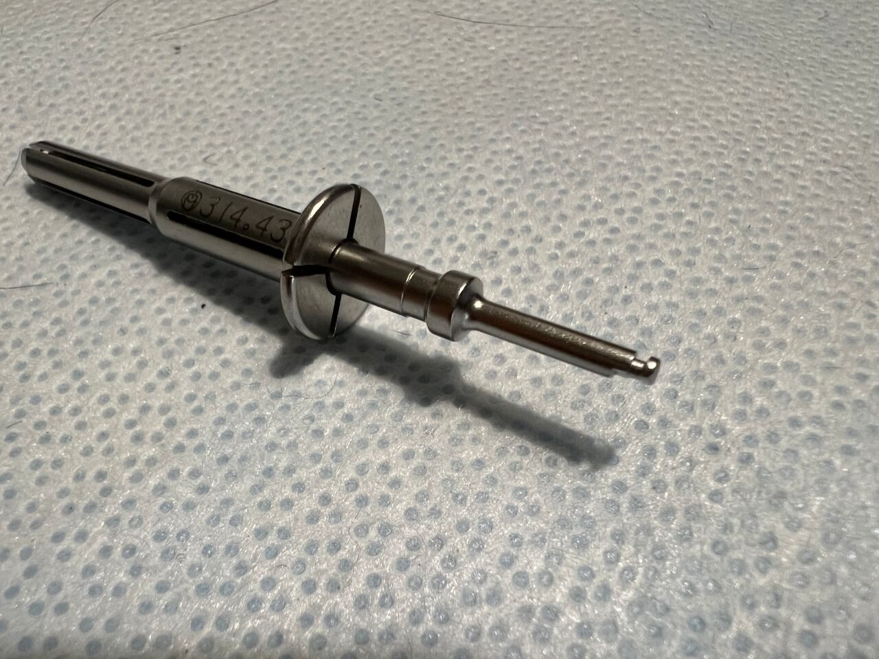 SYNTHES 314.42 w/ 314.43 Cruciform Driver with Holding Sleeve — photo 2
