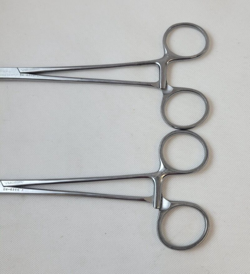 V. MUELLER CH6300 Cooley Coarctation Clamp Straight 8-3/4" — photo 4