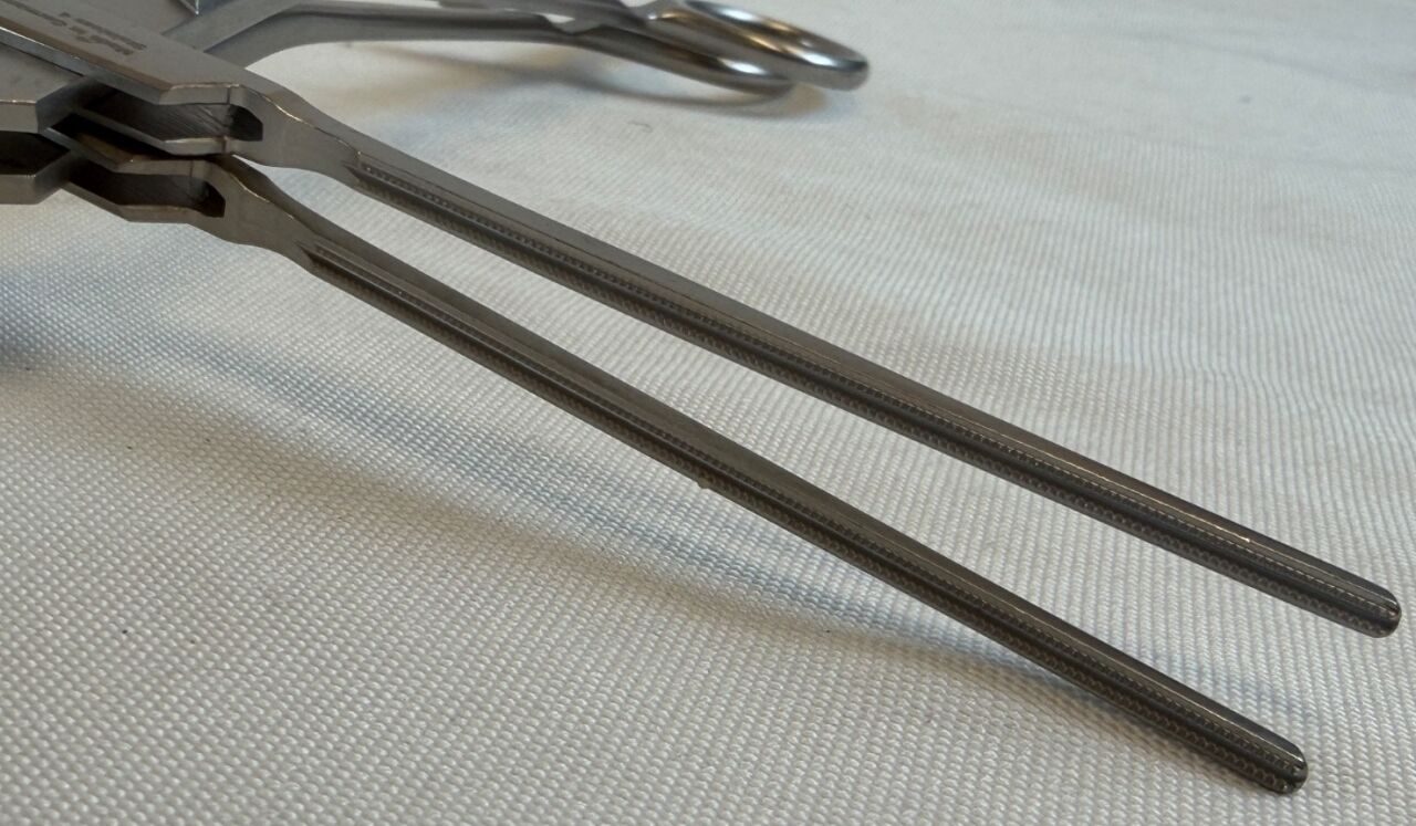 JARIT 320-241 Glover Coarctation Clamp Angled Shanks Straight Jaws 10" — photo 5