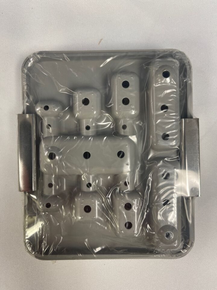SYNTHES 130 304.507  DEG TI Implant Tray w/Lid — photo 3