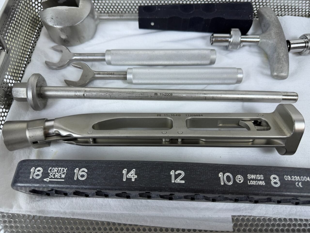 SMITH & NEPHEW 11-5175 Russell Taylor Femoral/Delta Femoral/Tibial Instrument Set — photo 4
