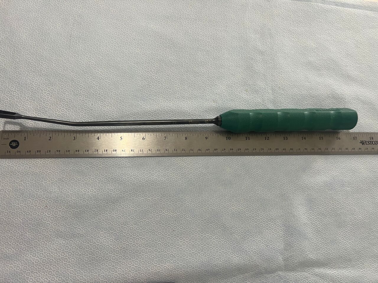 MEDTRONIC 03.809.679 Push-Pull 13mm X 10deg Curved Curette — photo 3