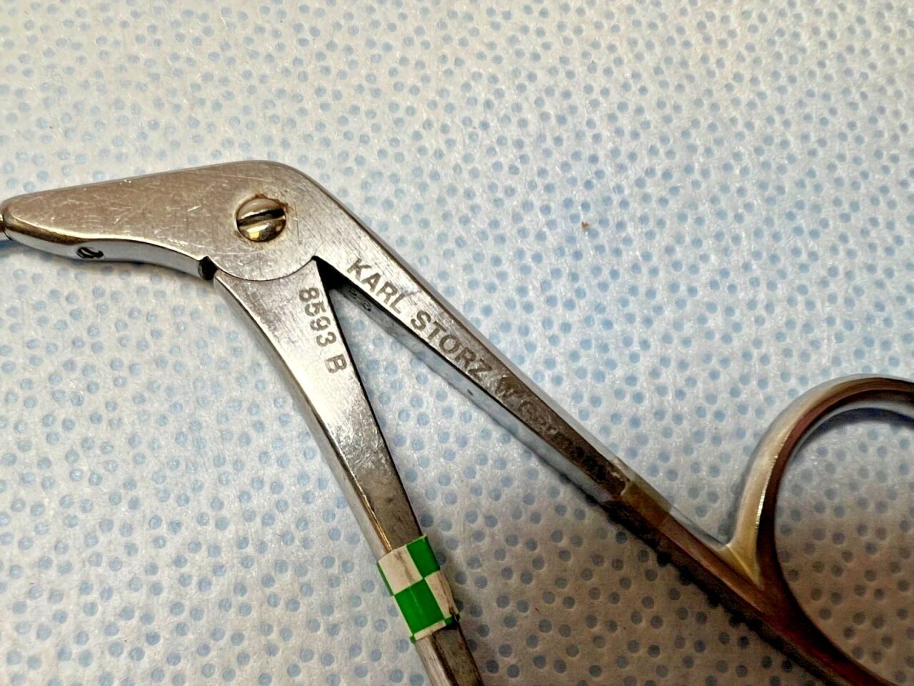 KARL STORZ 8593B Kleinsasser Grasping Forceps Curved Right Serrated — photo 2