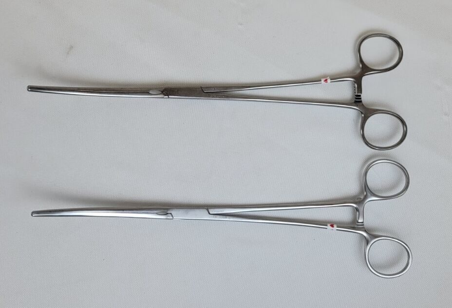 V. MUELLER CH-7245 DeBakey Aortic Aneurysm Clamp Curved — photo 1