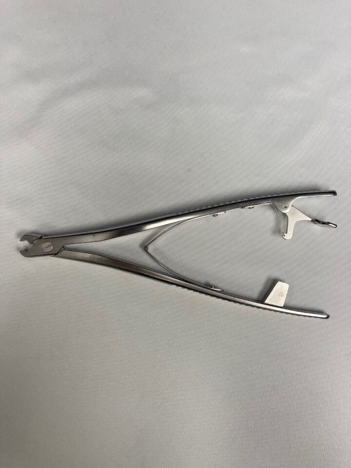 SYNTHES 388.44 USS 6mm Rod Holding Forceps — photo 1