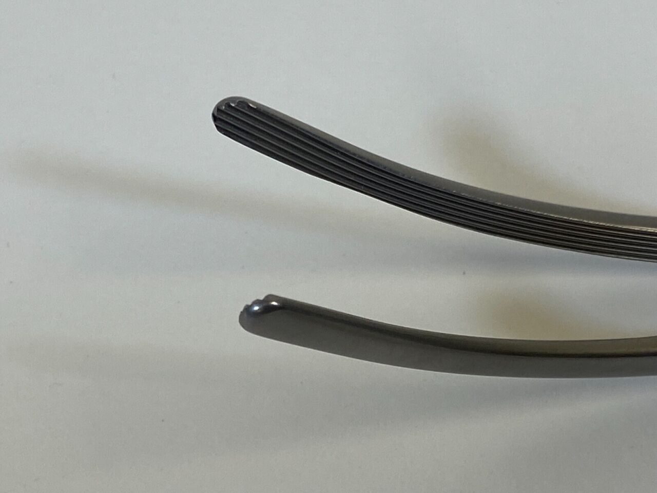 AESCULAP FB633R DeBakey Tangential Occlusion Clamp Curved — photo 5