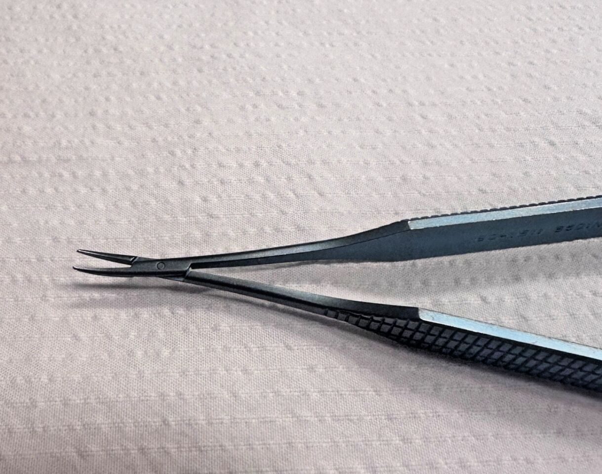 CODMAN 80-1511 Titanium Malis Needle Holder 0.5mm Curved Tip Neuro Spine — photo 8