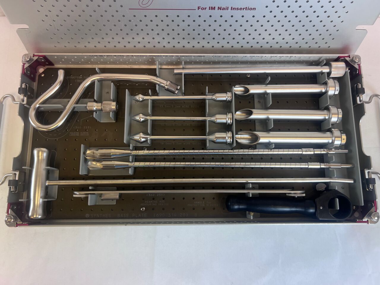 SYNTHES Various Accessory Instrument Set For IM Nail Insertion — photo 2