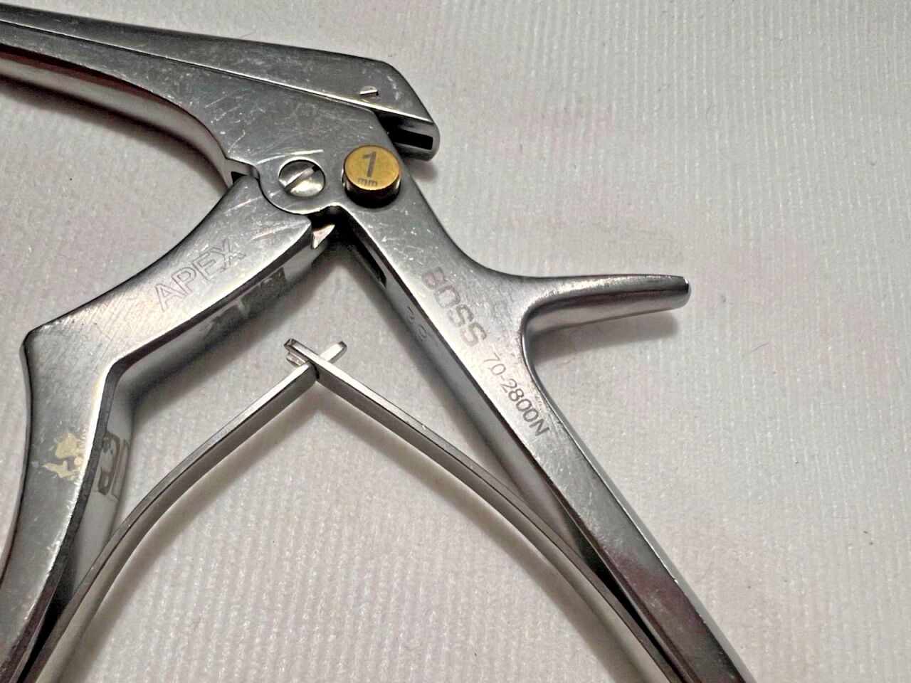 BOSS 70-2800N X 8" Length APEX Ejector Micro Kerrison Rongeur 1mm X 40deg Upbite — photo 5