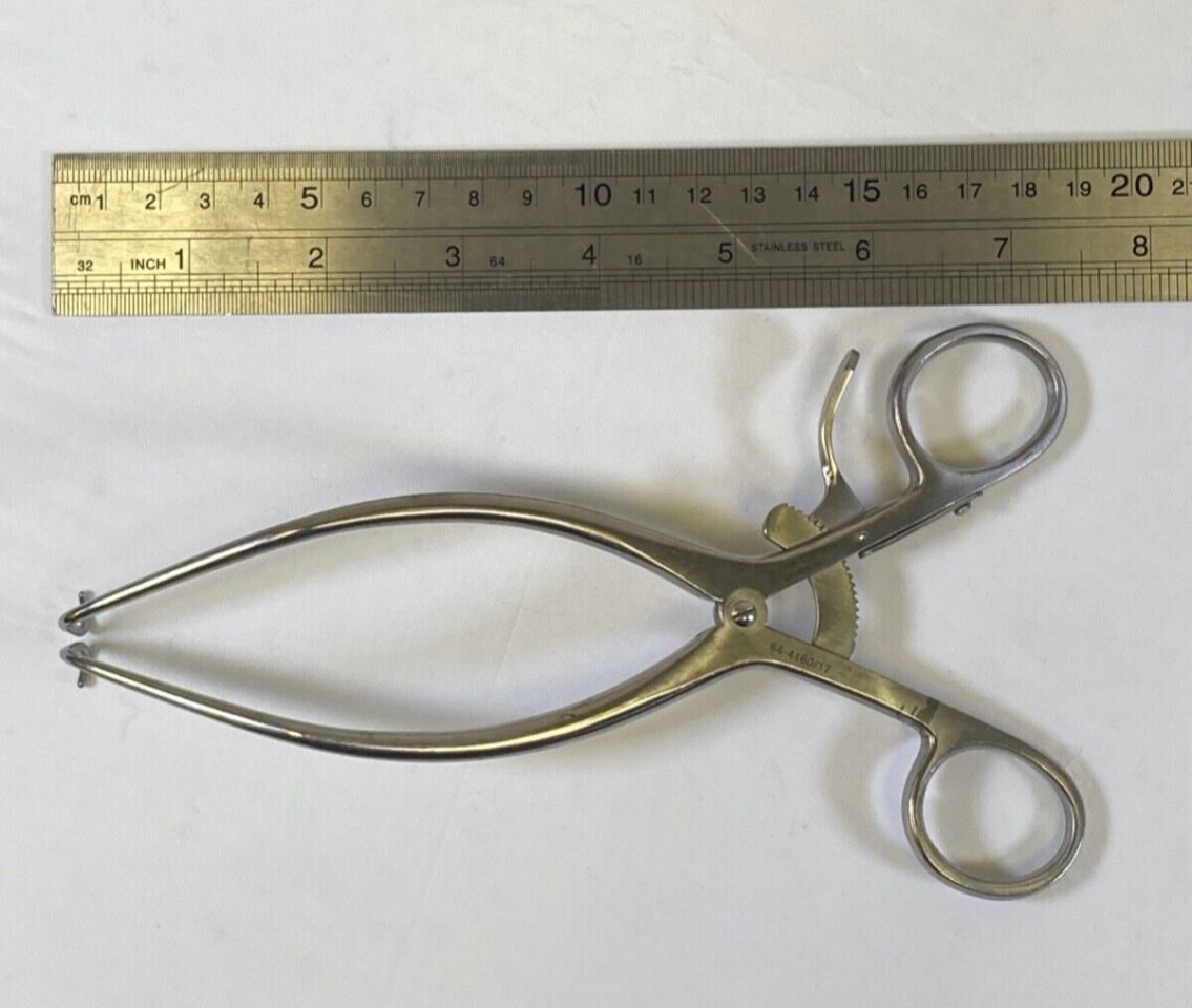 W. LINK 64-4160/17 Kolbel Soft Tissue Retractor 190mm Single Prong Angled Arms — photo 6