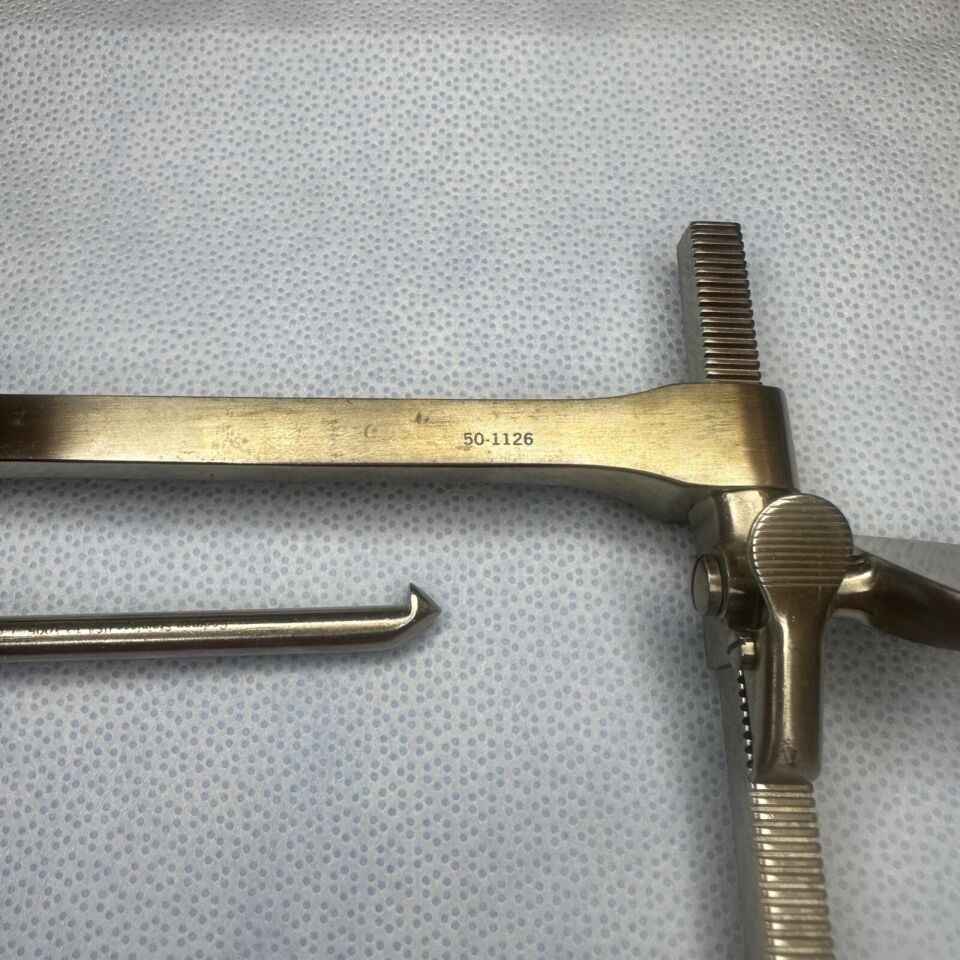 CODMAN 50-1126 Scoville Retractor W/ 13-1005 Retractor Hook — photo 3