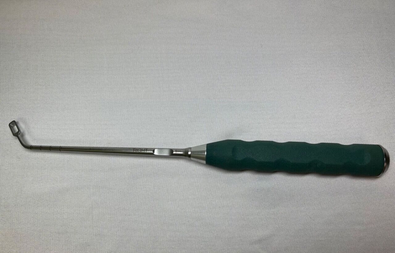 SYNTHES 389.866 Large Box 8mm Right Angled Curette US892 — photo 1