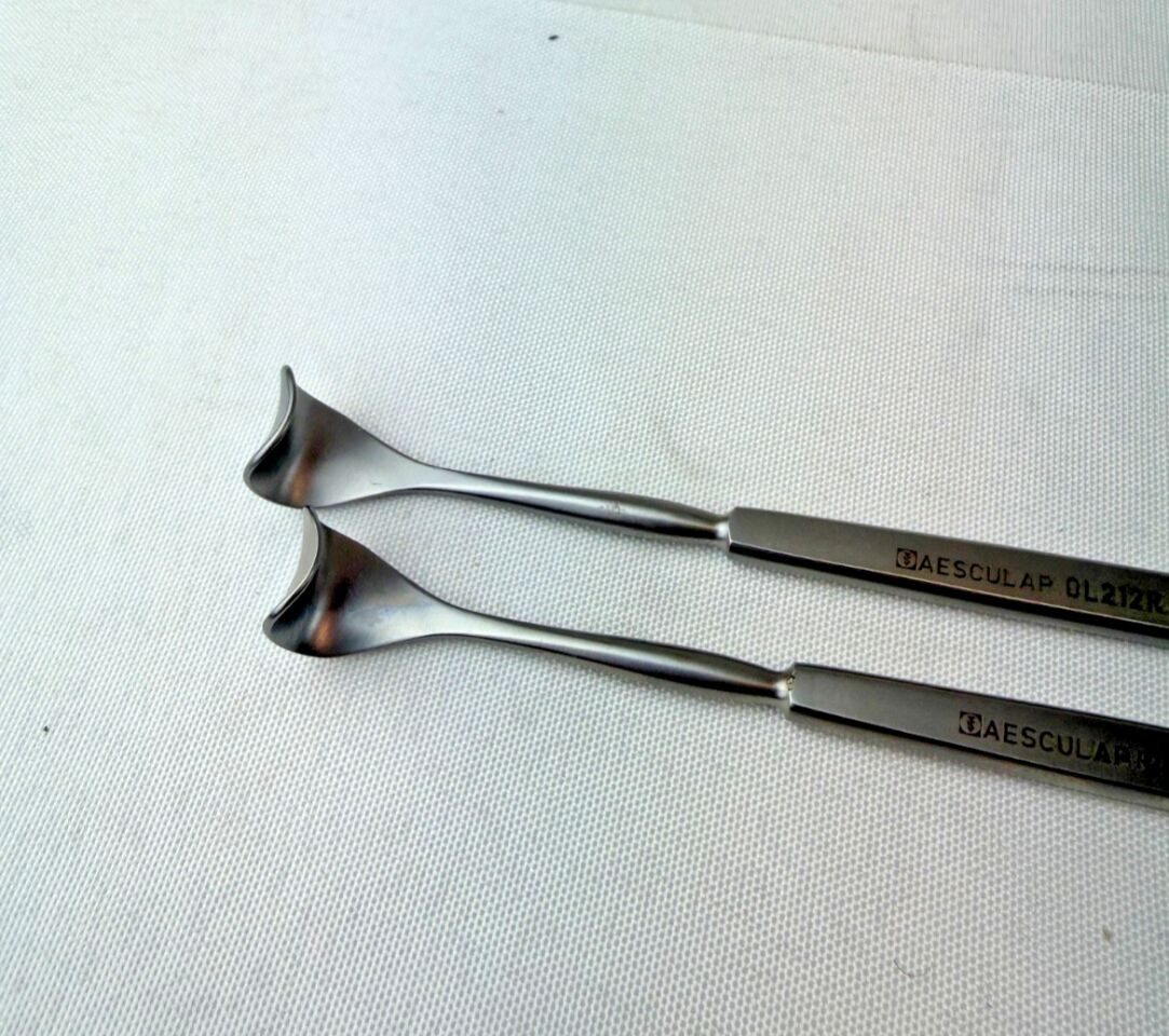 AESCULAP OL212R COTTLE Retractor Jaw 10mm Depth X 12mm Wide 5 1/2" — photo 3