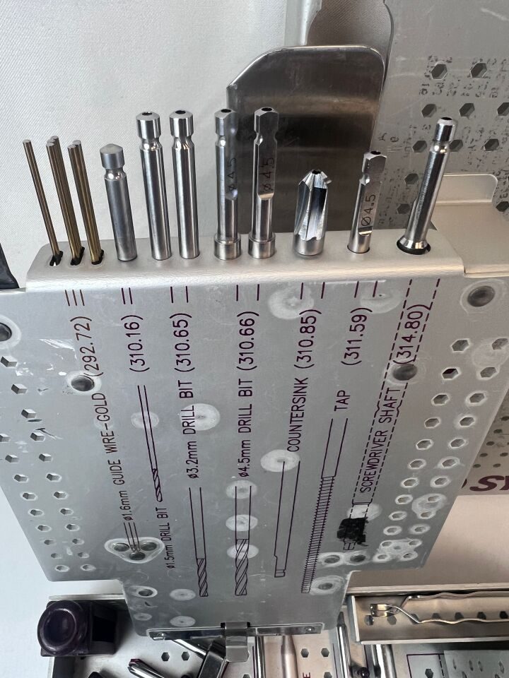 SYNTHES Various 4.5MM Cannulated Screw Set — photo 2