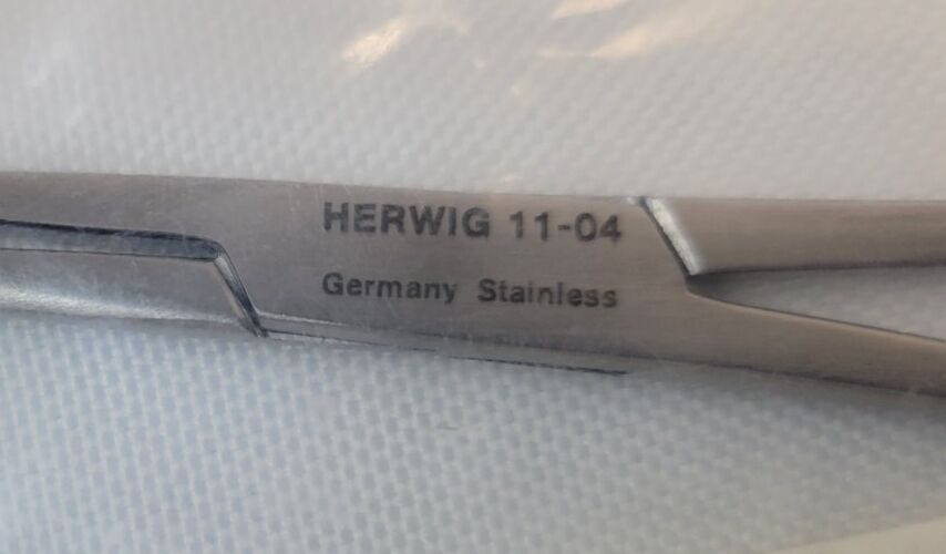HERWIG 11-04 Kelly-Murphy Hemostatic Forceps Serrated Jaws 6.25" — photo 2