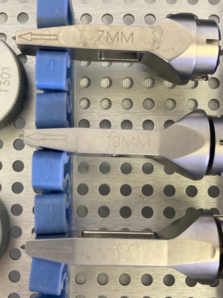 HALL w/ Sterilization Case T100 Pneumatic Metaphyseal Staplizer Set — photo 5