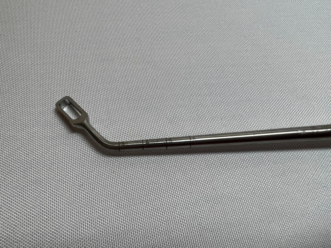 SYNTHES 389.283 Angled T-PLIF Rectangular Curette 8mm — photo 4