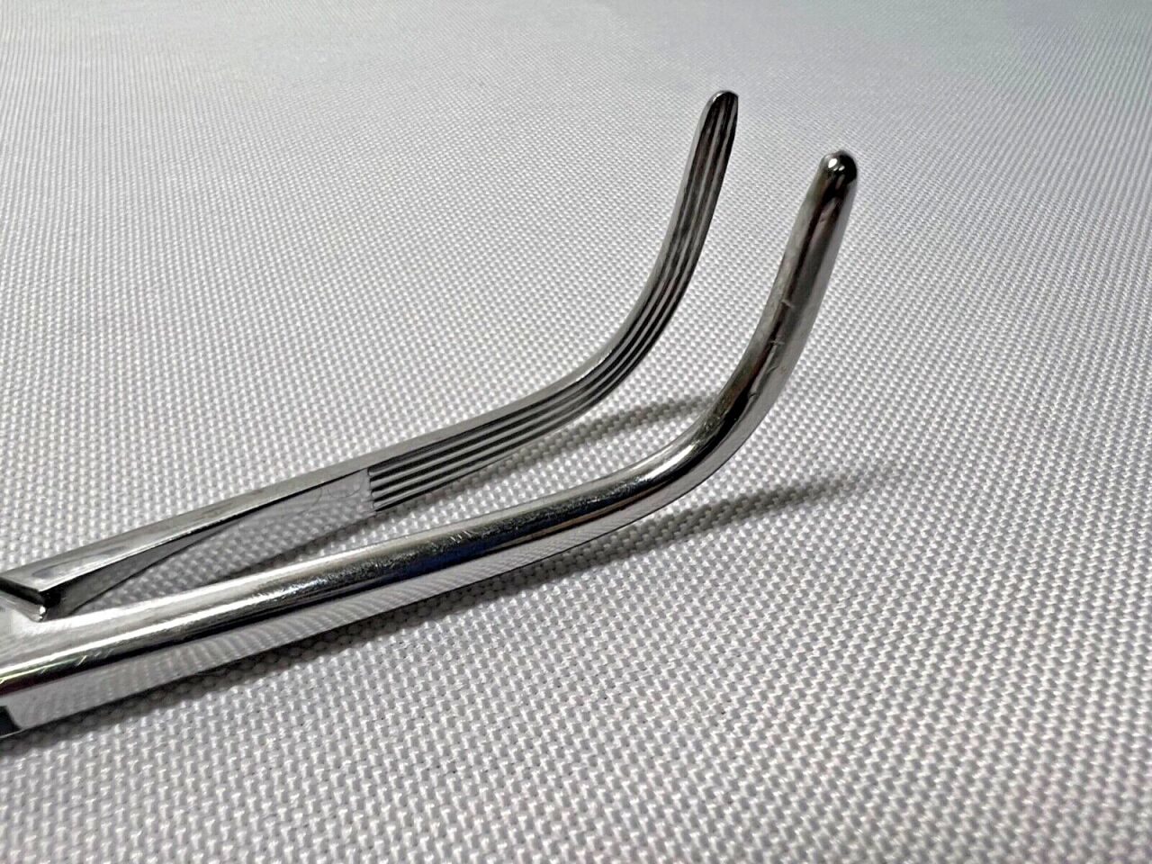 SKLAR 9" w/ Longitudinally Grooved Jaws Long Curved Hemostatic Forceps — photo 3