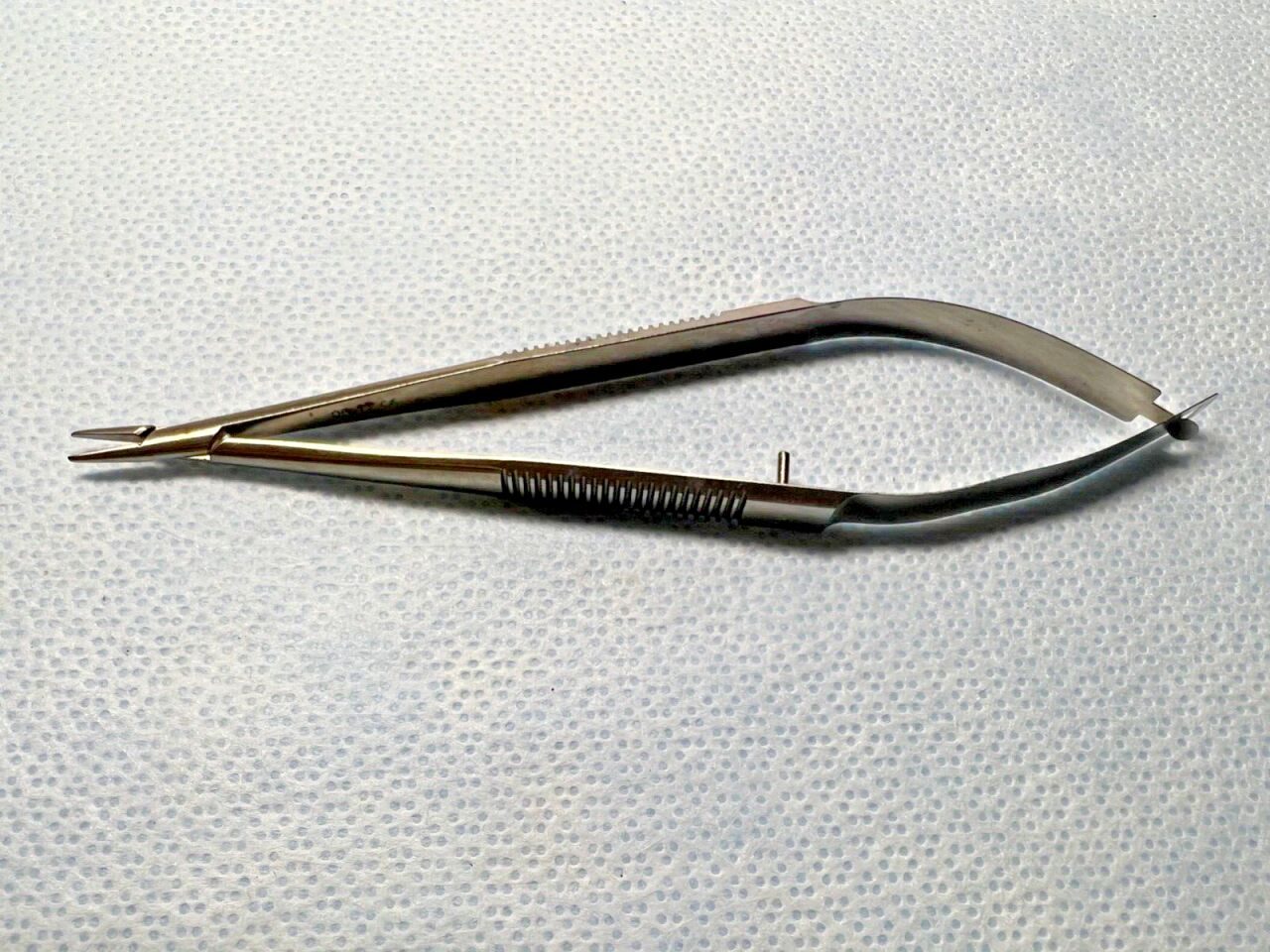 KATENA K6-1510 Castroviejo Straight Needle Holder 5-3/8" Length