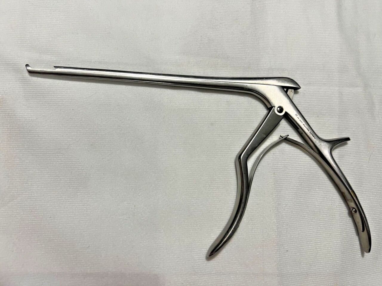 RICHARDS 28-2601 Kerrison Rongeur 3mm X 40deg Upbite 8" Length Neuro Spine