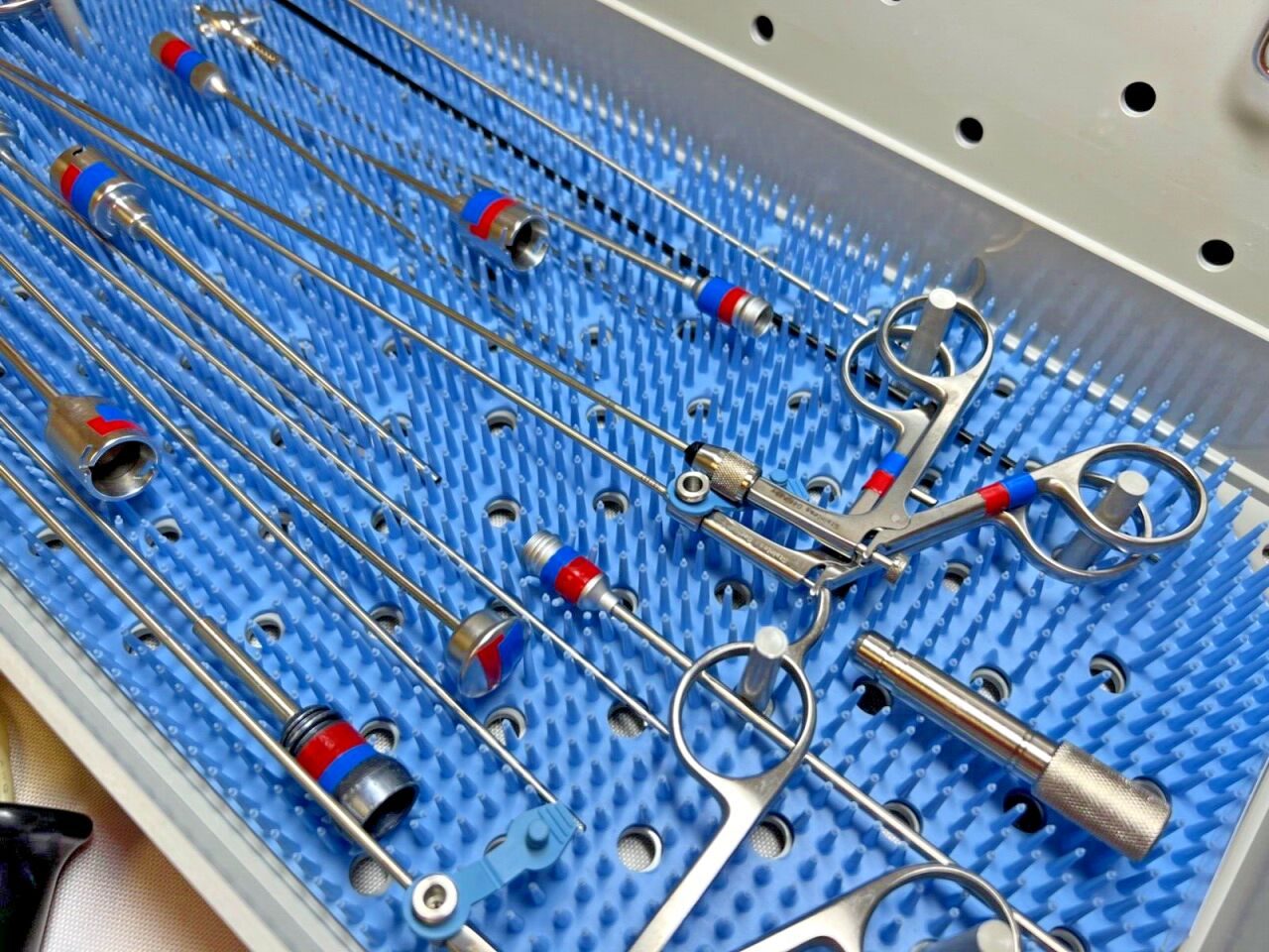 SABER MEDICAL Various  MicroLab Endoscopic Gallbladder Set w/ Case — photo 10